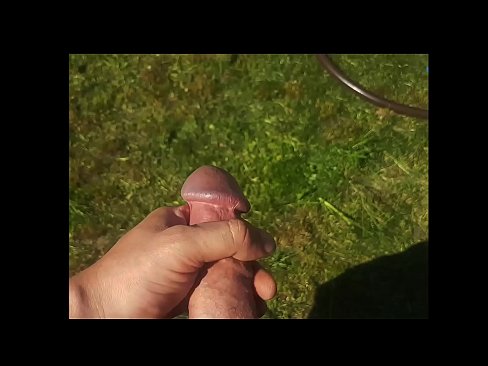 ❤️ Hottie si fa scopare a figa rosa è cums cun un squirt in un giardinu d'estate ❤ Super sex à co.klassikaprint.ru ❤
