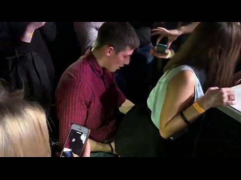 ❤️ Sessu reale in una discoteca russa. Una ragazza russa di 18 anni in l'anu è a vagina scopata in una discoteca ❤ Super sex à co.klassikaprint.ru ❤